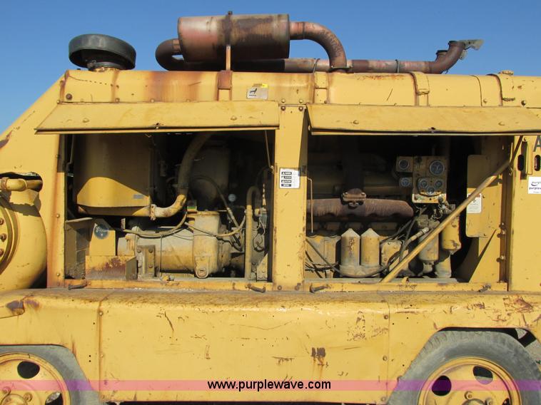 image for item L3338 Ingersoll Rand DL1200 air compressor