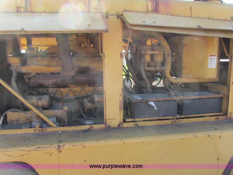 image for item L3338 Ingersoll Rand DL1200 air compressor