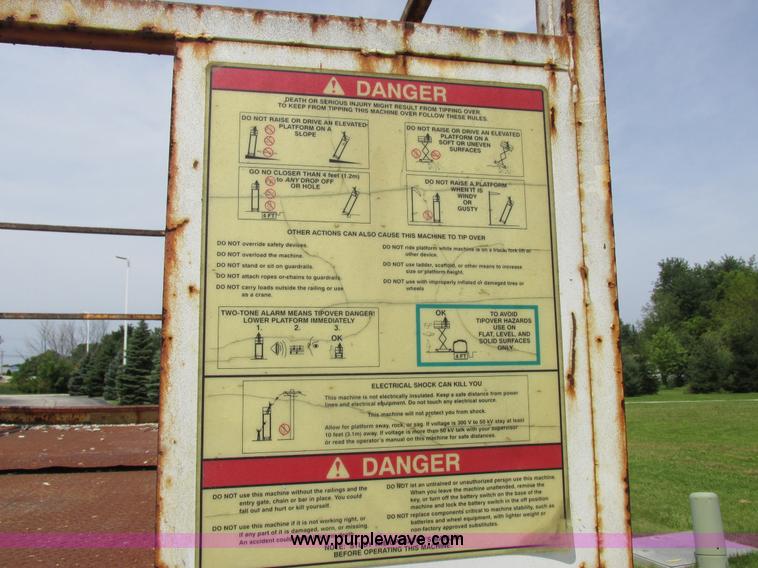 image for item L4001 Snorkel SLH3284HD scissor lift