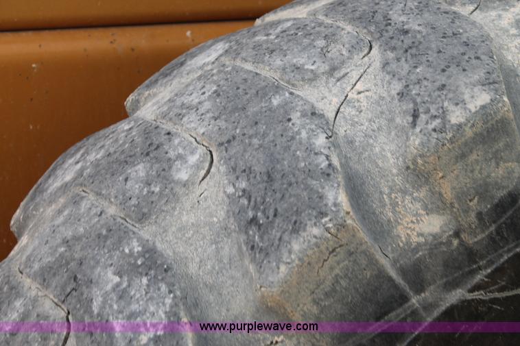 image for item L4362 1999 Case 621C XR wheel loader