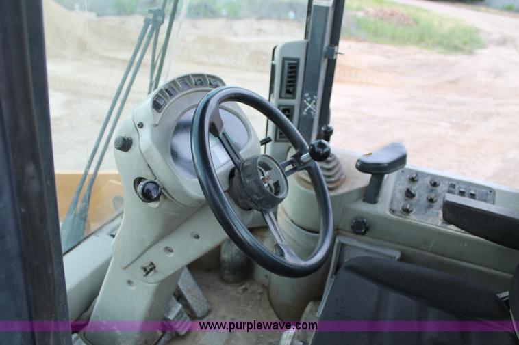 image for item L4362 1999 Case 621C XR wheel loader