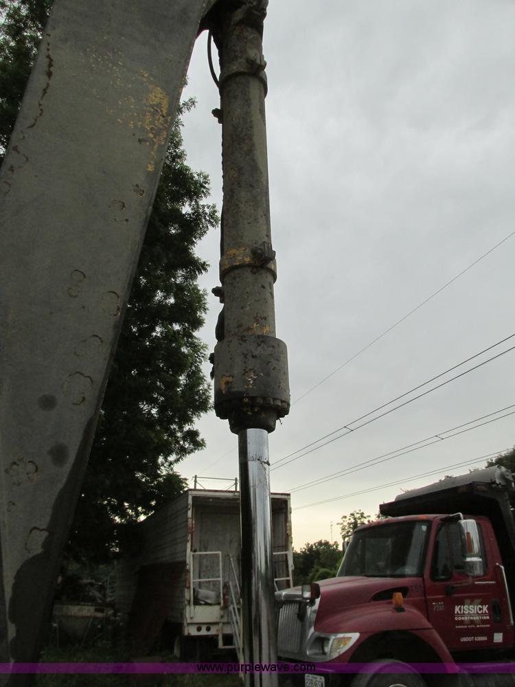 image for item R9338 1997 Komatsu PC220LC-6LE long reach excavator