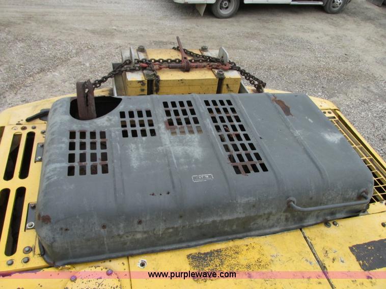 image for item R9338 1997 Komatsu PC220LC-6LE long reach excavator