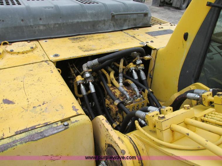 image for item R9338 1997 Komatsu PC220LC-6LE long reach excavator