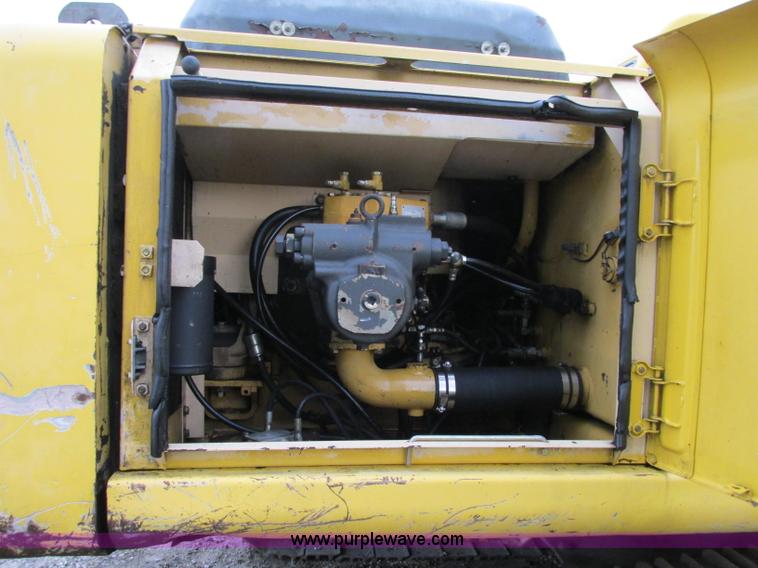 image for item R9338 1997 Komatsu PC220LC-6LE long reach excavator