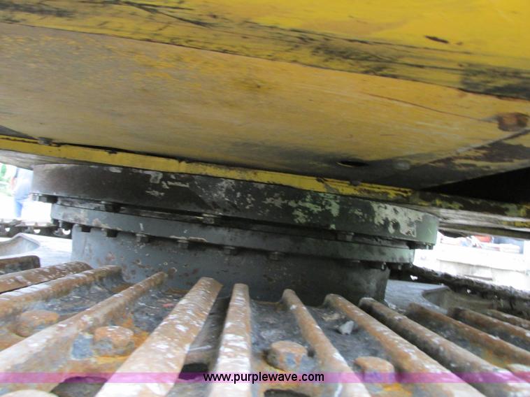 image for item R9338 1997 Komatsu PC220LC-6LE long reach excavator