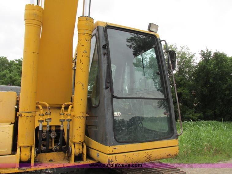 image for item R9338 1997 Komatsu PC220LC-6LE long reach excavator