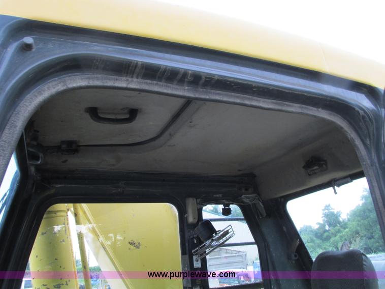 image for item R9338 1997 Komatsu PC220LC-6LE long reach excavator