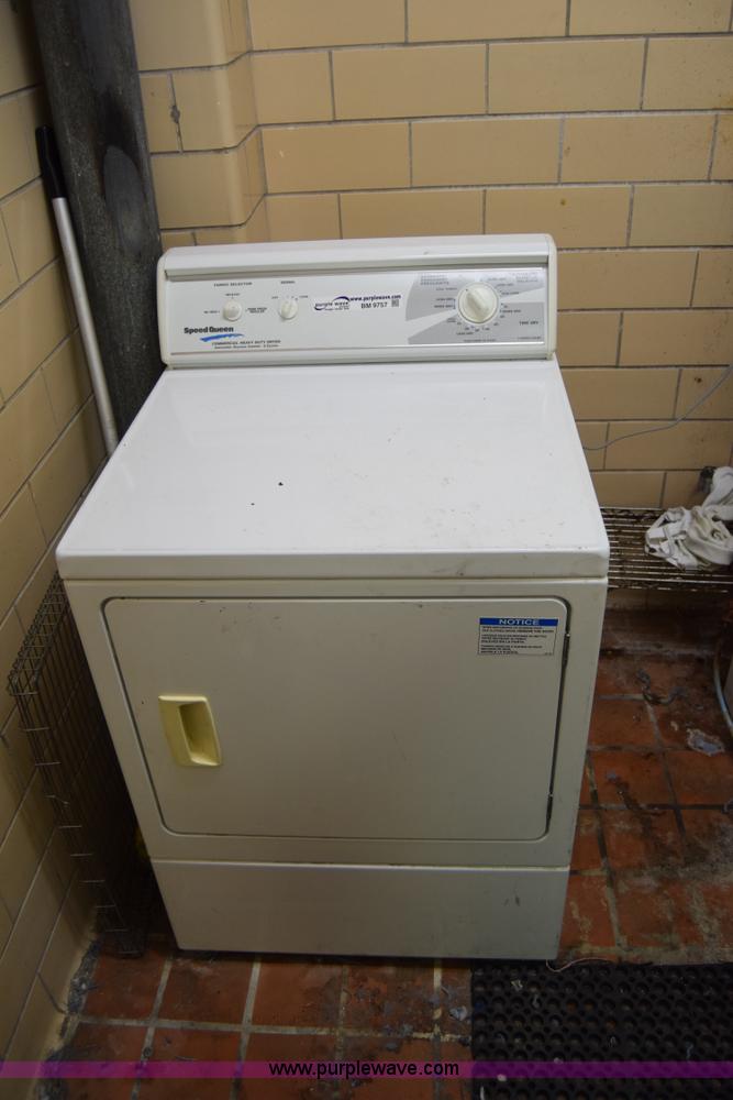 Washer and dryer in Wichita, KS Item BM9757 sold Purple Wave