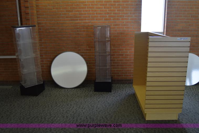 Assorted retail display items in Wichita, KS | Item BR9687 sold ...