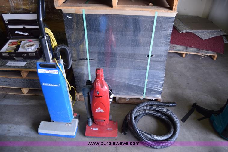 (2) vacuum cleaners in Wichita, KS Item BR9733 sold Purple Wave