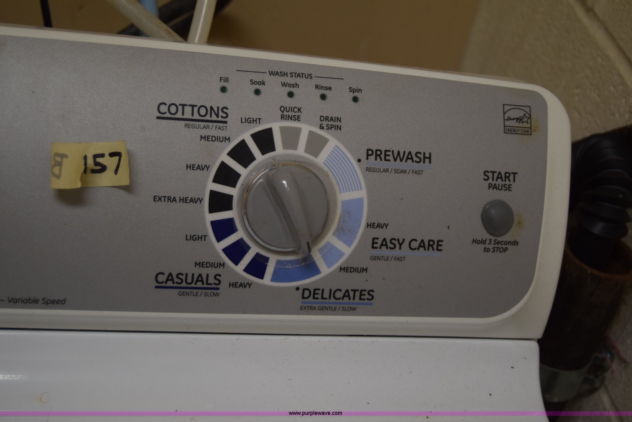 Washer and dryer in Wichita, KS Item BM9757 sold Purple Wave