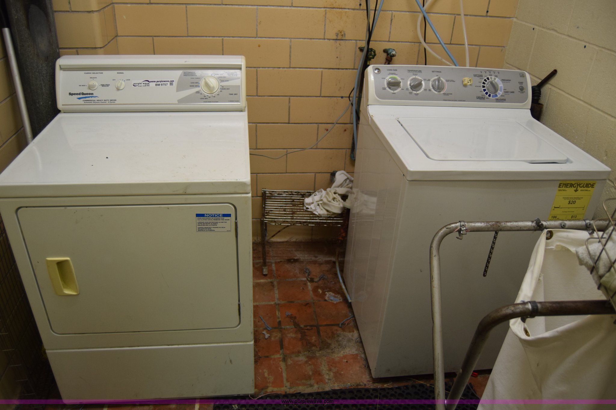 Washer and dryer in Wichita, KS Item BM9757 sold Purple Wave