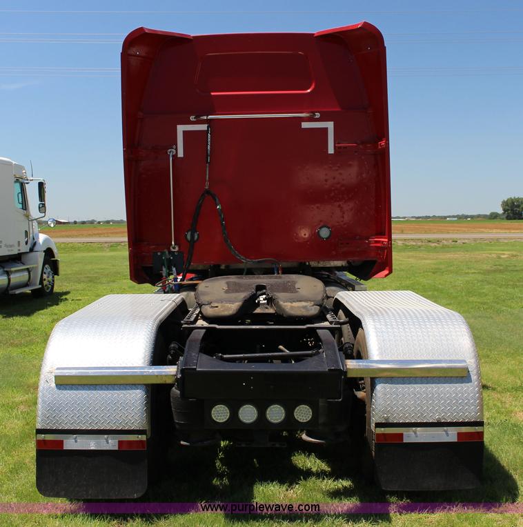 image for item F7998 2001 Western Star 4900E semi truck