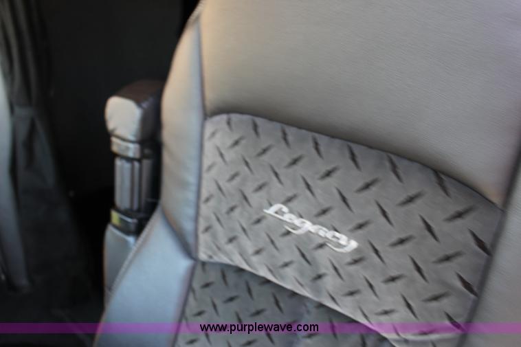 image for item F7998 2001 Western Star 4900E semi truck