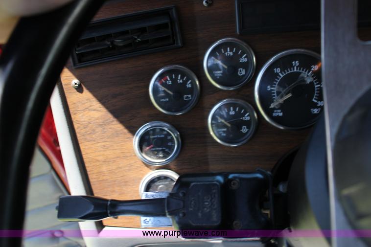 image for item F7998 2001 Western Star 4900E semi truck