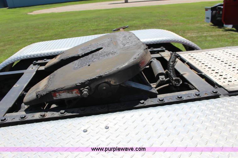 image for item F7998 2001 Western Star 4900E semi truck