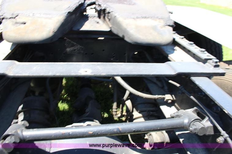 image for item F7998 2001 Western Star 4900E semi truck