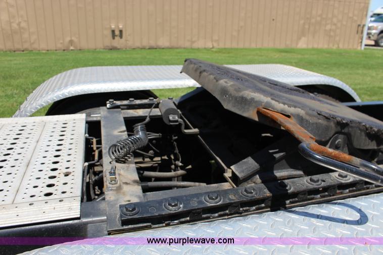 image for item F7998 2001 Western Star 4900E semi truck