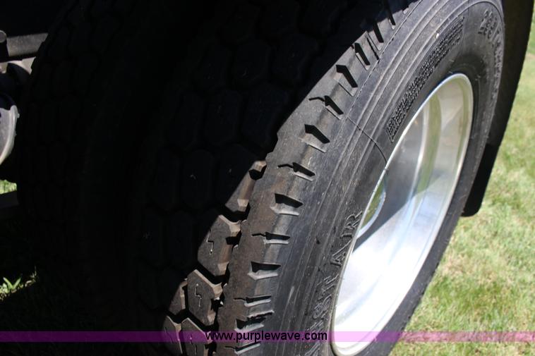 image for item F7998 2001 Western Star 4900E semi truck