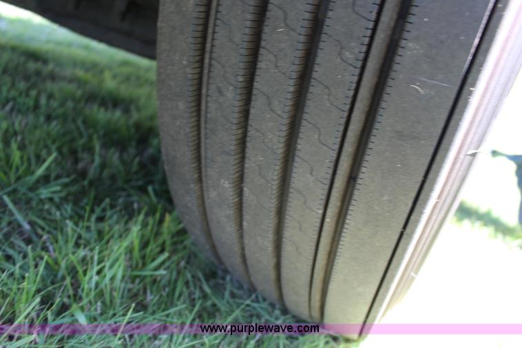 image for item F7998 2001 Western Star 4900E semi truck