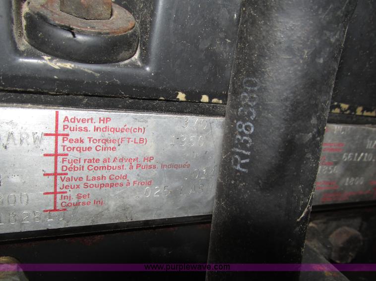 image for item H4558 1995 Volvo WIA semi truck