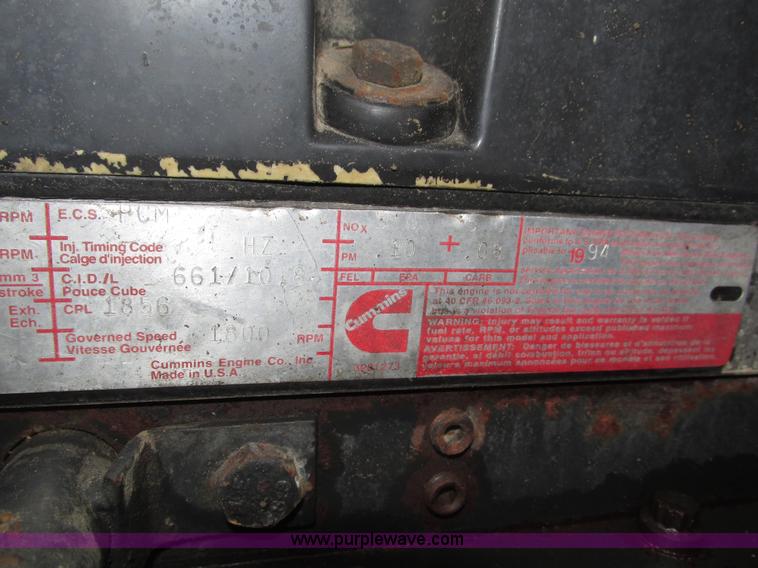 image for item H4558 1995 Volvo WIA semi truck