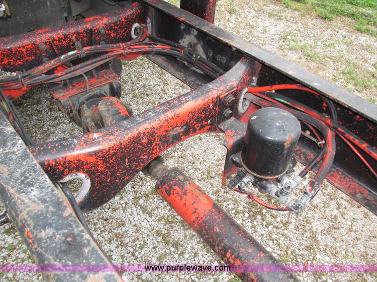 image for item H4558 1995 Volvo WIA semi truck