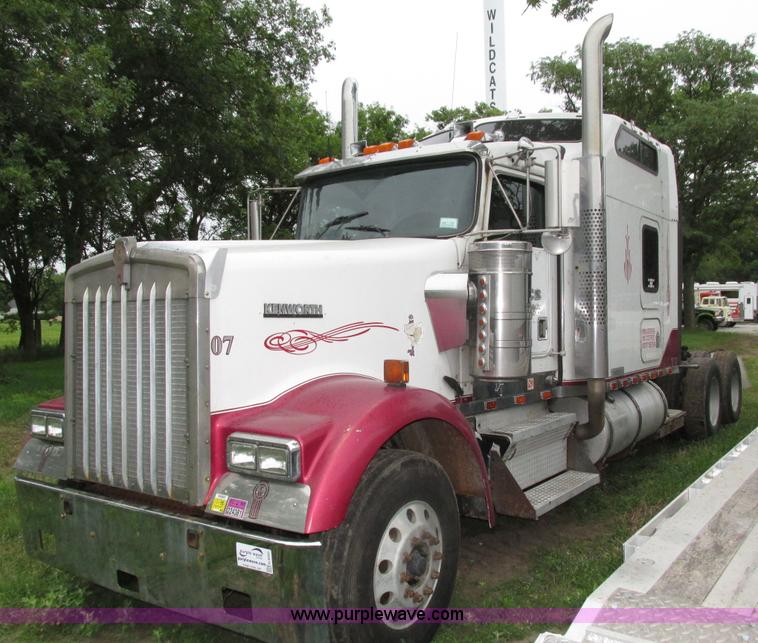 image for item H4560 1999 Kenworth W900L semi truck