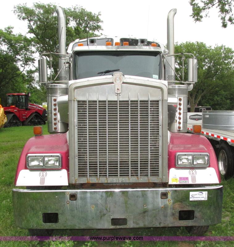 image for item H4560 1999 Kenworth W900L semi truck