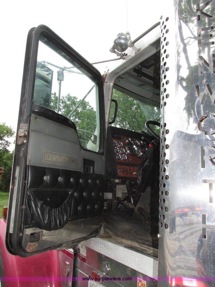 image for item H4560 1999 Kenworth W900L semi truck