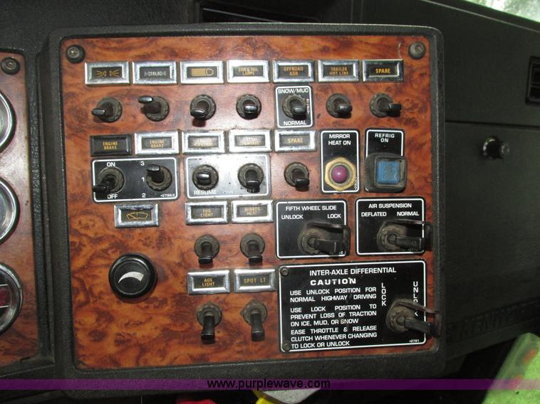 image for item H4560 1999 Kenworth W900L semi truck