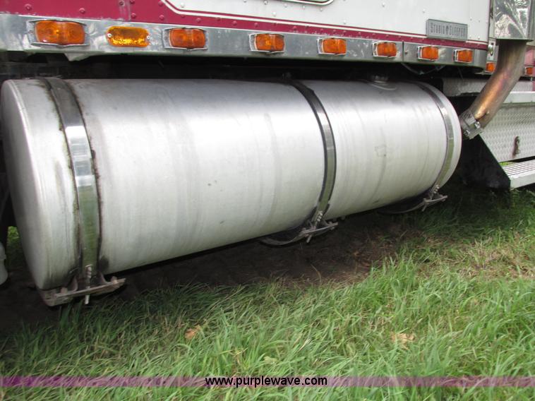 image for item H4560 1999 Kenworth W900L semi truck