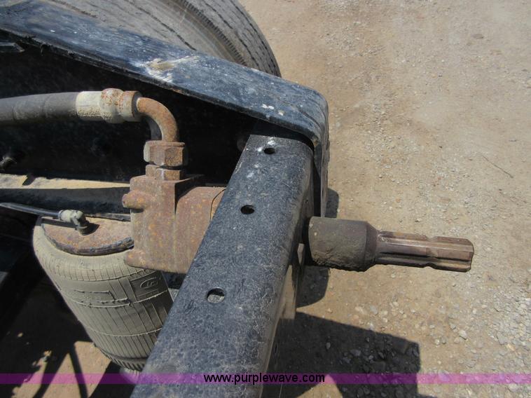 image for item I2051 2007 International 9200i semi truck