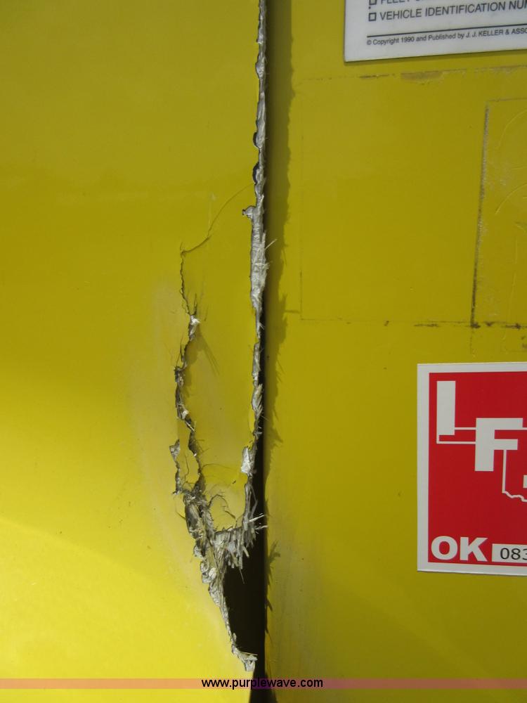 image for item I2051 2007 International 9200i semi truck