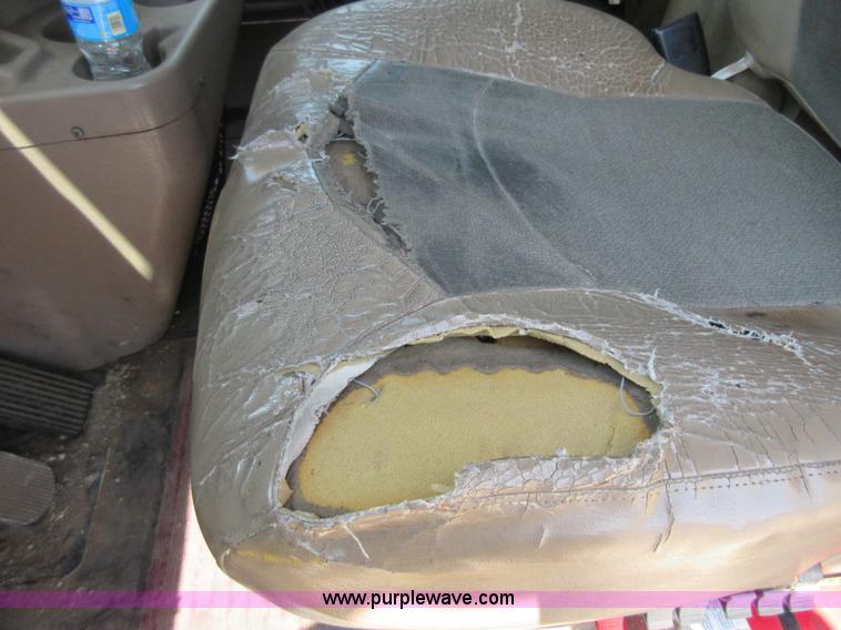 image for item I2051 2007 International 9200i semi truck