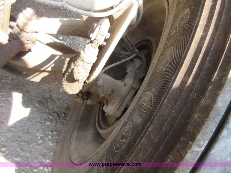 image for item I2051 2007 International 9200i semi truck