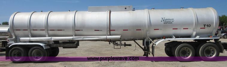 image for item I2064 1991 Trailmaster tank trailer