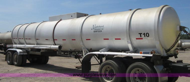 image for item I2064 1991 Trailmaster tank trailer