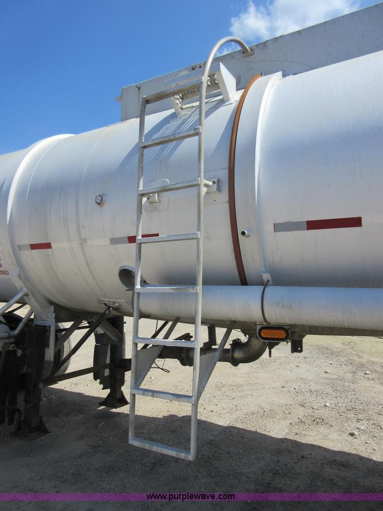 image for item I2064 1991 Trailmaster tank trailer