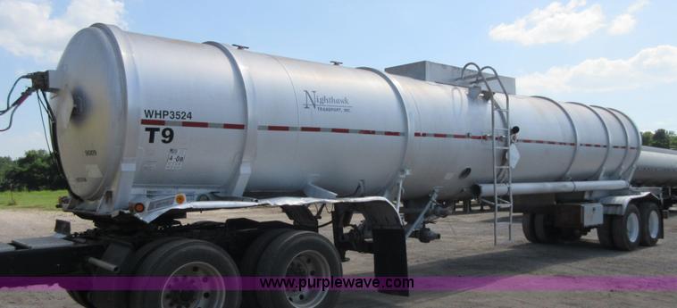 image for item I2067 1993 Trailmaster tank trailer