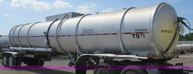 image for item I2067 1993 Trailmaster tank trailer