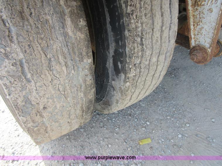 image for item I2067 1993 Trailmaster tank trailer