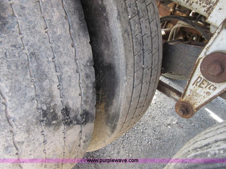 image for item I2067 1993 Trailmaster tank trailer