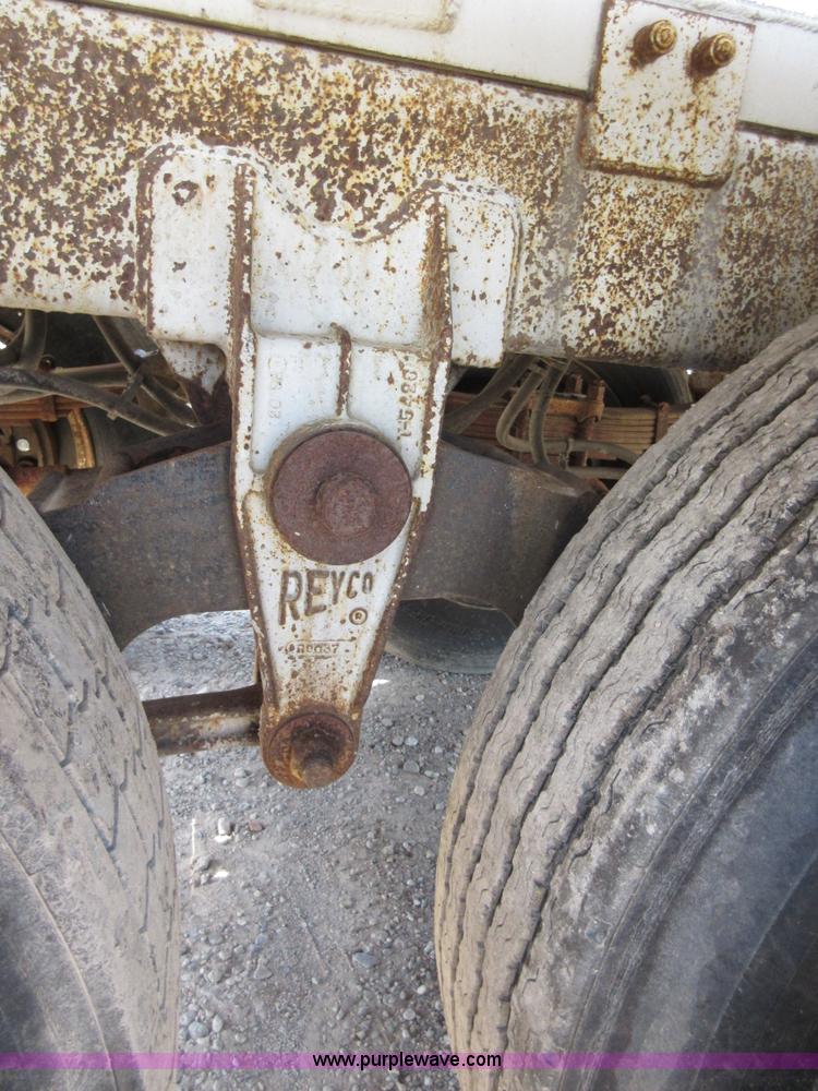 image for item I2067 1993 Trailmaster tank trailer