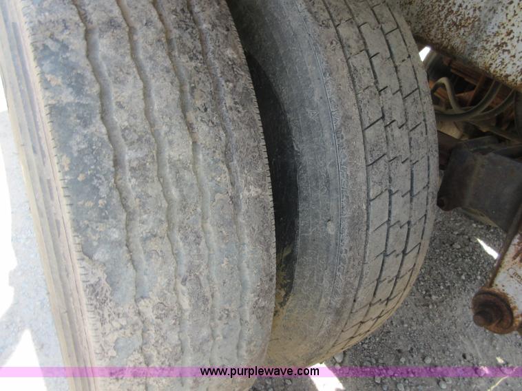 image for item I2067 1993 Trailmaster tank trailer