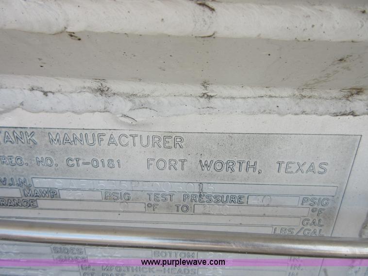 image for item I2067 1993 Trailmaster tank trailer