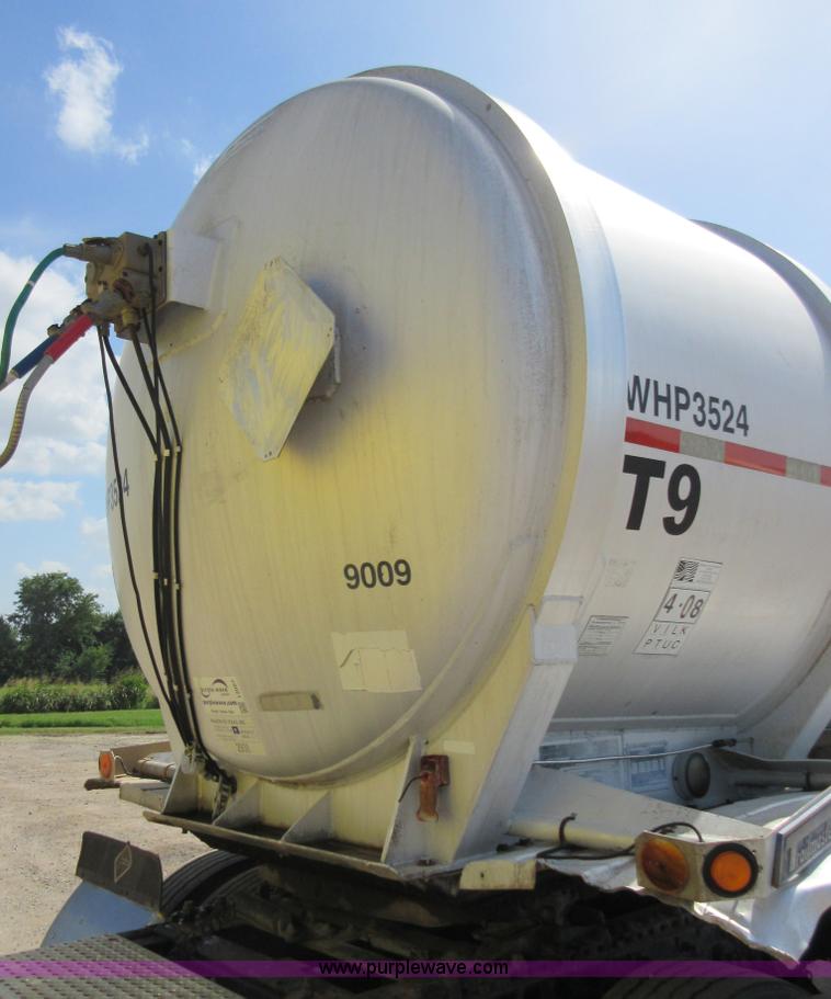 image for item I2067 1993 Trailmaster tank trailer