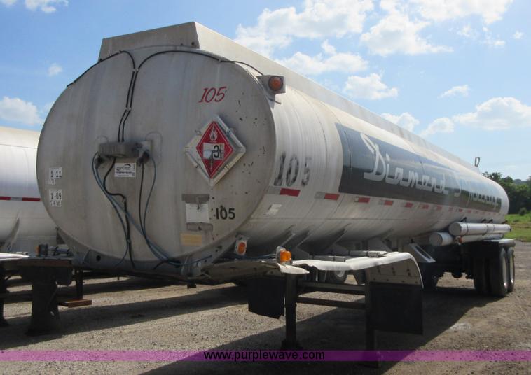 image for item I2069 1975 Heil tank trailer