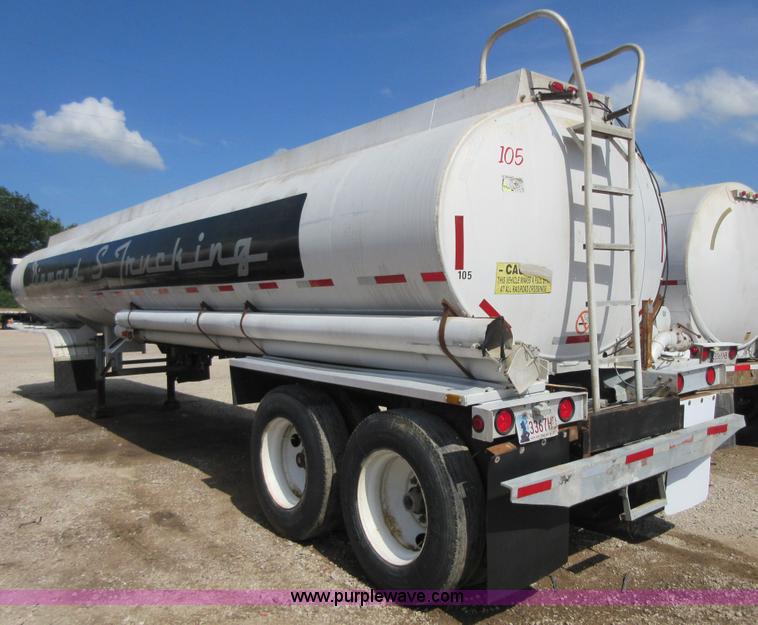 image for item I2069 1975 Heil tank trailer